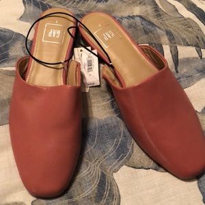 NWT GAP mauve pink loafers, size 8.